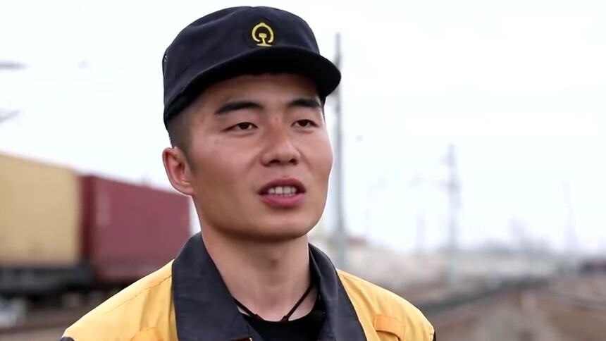 纪念五四运动一百周年 付天宇：中哈边境的国门“顶风石”