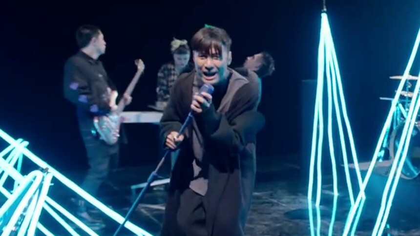黄征《 Forever Rock N Roll》MV
