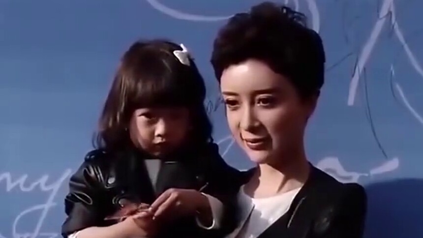 金巧巧女儿近照撞脸杨洋，网友：这气质绝了！