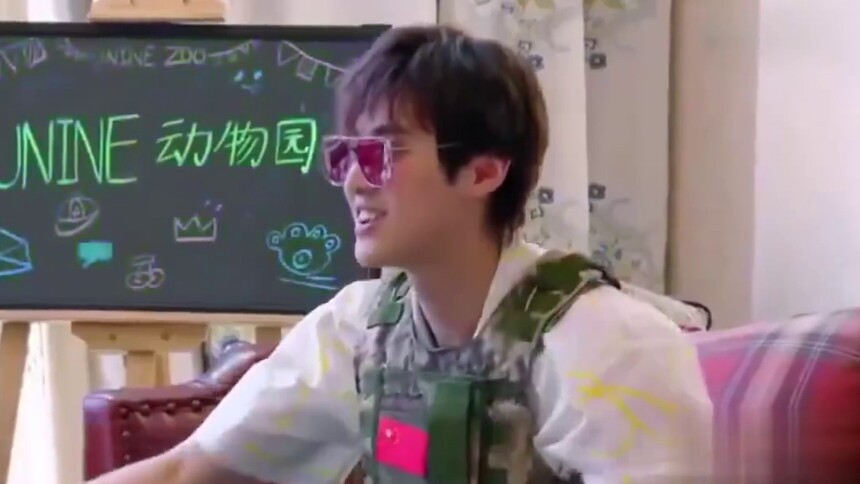 管栎携手嘉羿！在线上演“吃鸡”大戏