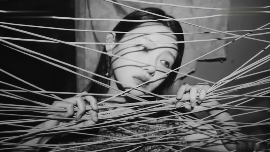 大S徐熙媛：一隙见深光，像油画中走出来的少女般冷艳