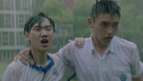 雨中弹吉他唱情歌，这样的表白可还行？