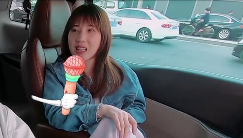 马家母女合唱川剧版《谢谢你的爱》 张杰一脸生无可恋的表情