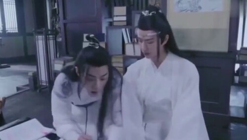 原著“藏书阁”名场面花絮！王一博和肖战就是王肖啊！陈情女孩在坑里怕是出不来了