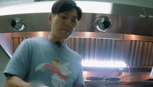 严屹宽萌式学厨 馋哭演播厅众人