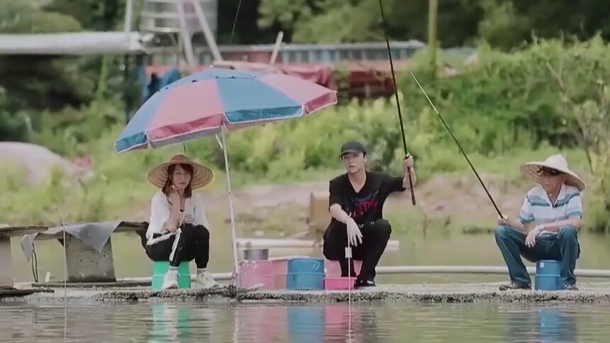 陈立农《限定的记忆》预告，陈立农和妈妈逛夜市好温馨