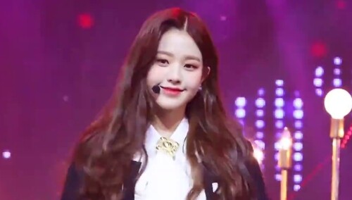 【IZONE】张员瑛 长腿小圆的《la vie en rose》超清4K直拍
