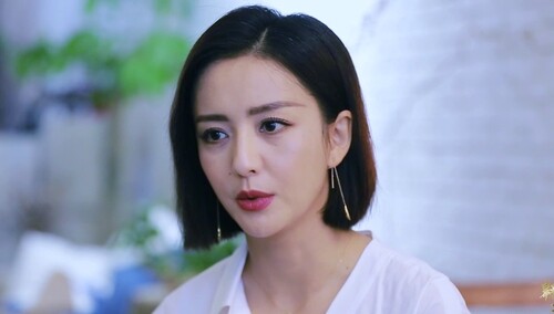 中国电视金鹰奖30届30人：佟丽娅