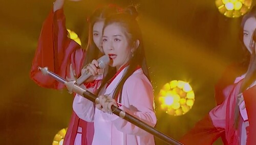 嗨唱经典影视形象cos大赛 谢娜版紫霞仙子潘玮柏版梅长苏登场