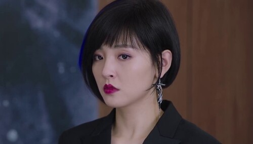 乔雅终于见到亲生父亲