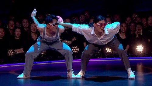 纯享：吕科镝吴宇飞合作带来《打工人》 上演欢乐逗趣舞蹈喜剧