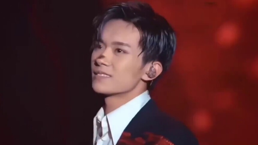 你好，二十岁的易烊千玺
