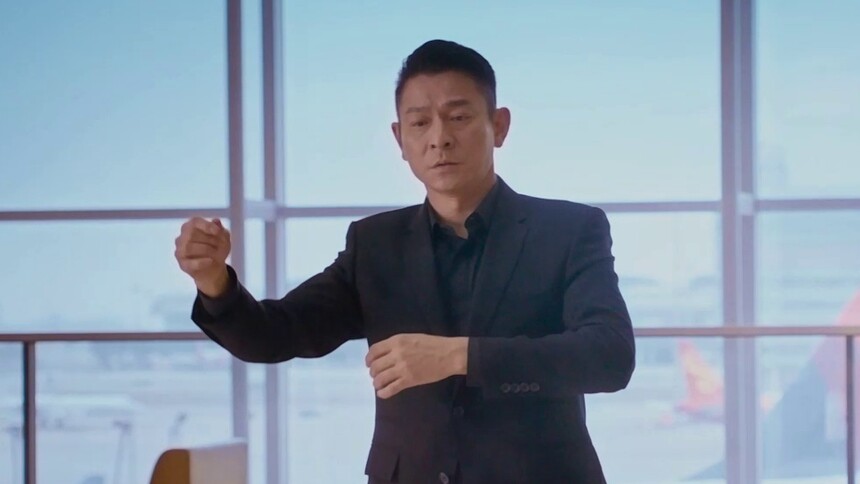 感动！刘德华隔空指挥热血合唱团