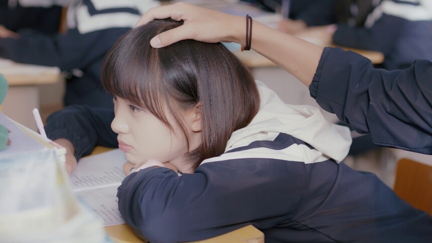 《时光与你都很甜》第28集看点：陆一白摸头杀！张昊天被冤枉作弊