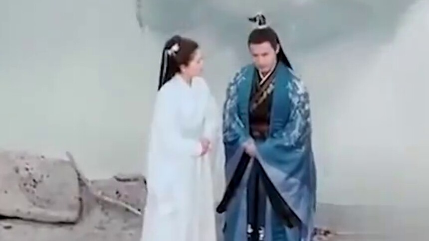 三千鸦杀：覃川略施小计，迷得傅九云主动拦腰强吻，覃川得逞偷笑