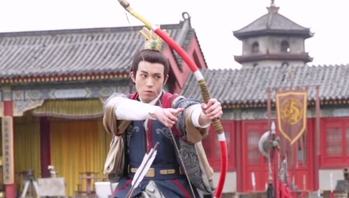 摘星花絮亭16：小宇宙爆发！罗一航苦练箭术成神射手