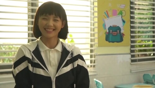 《时光与你都很甜》独家花絮：吕小雨“天女散纸”