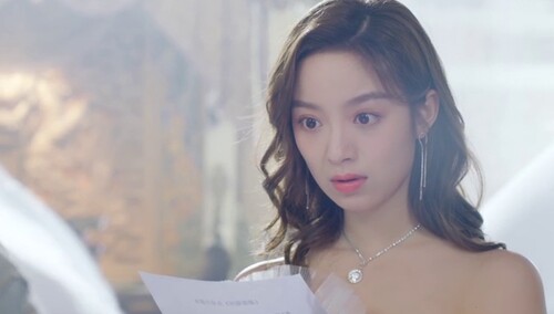 《楼下女友请签收》第14集看点：小暖满心期待拍吻戏 叶非墨半路出道秒变男主