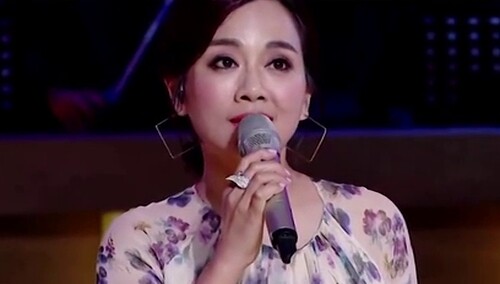 姐姐来了：陈松伶演唱《追》致敬张国荣