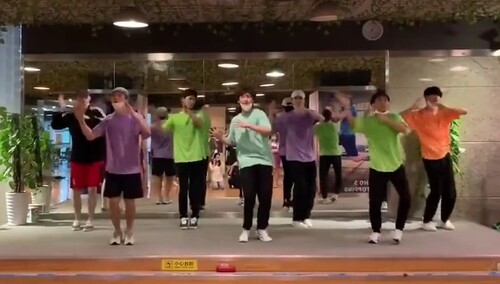 创造营学长集体跳【女团舞】高嘉朗 张远 戴景耀等