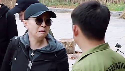 宋丹丹赵宝刚离开，难舍难分涌上心头，蘑菇屋上演了一段要命的哭戏！