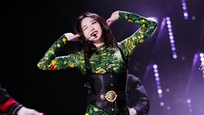女明星们都爱把花穿身上？本周穿搭红榜来咯，宋茜钟楚曦刘雯朴秀荣pick谁好呢