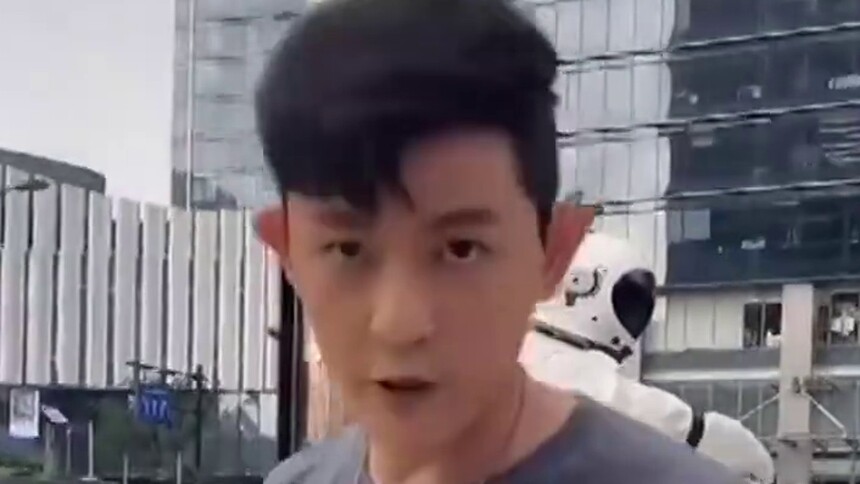 敖犬居然敢这么cue老板杜华，王一博看到都尴尬的程度！