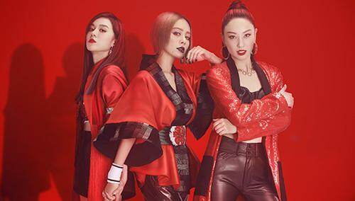 宁静唱《FLOW》超级燃，郑希怡郁可唯为表演注入灵魂
