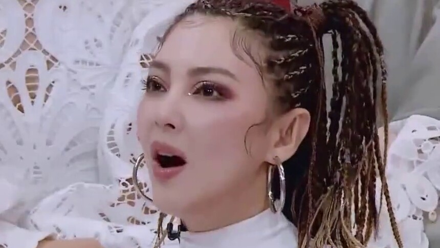 王霏霏万茜沈梦辰《Manta》公演舞台太惊艳，王霏霏编舞能力超强