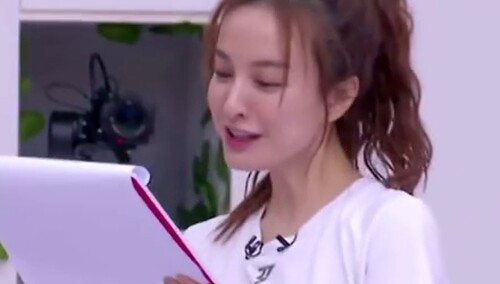 黄子韬教吴昕rap太搞笑了，问吴昕必须要rap吗