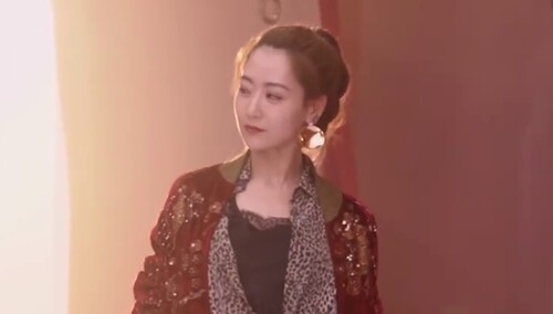 期待！白冰王丽坤三公造型超好看