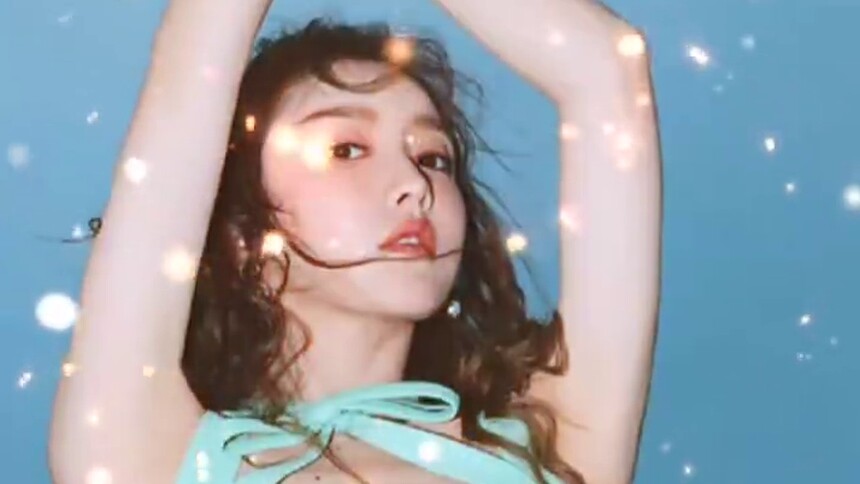 姜贞羽薄荷绿绑带裙清新靓丽 是夏天的味道呀