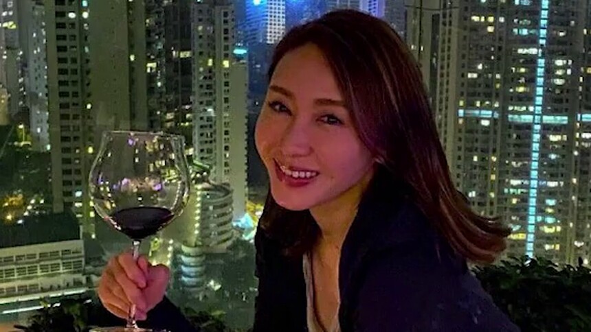退圈12年后首次复出，豪门阔太黎姿突更动态，戴项链拍摄杂志封面