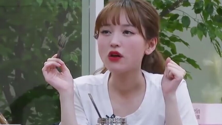 金莎谈择偶标准，称赵兆在自己面前闪光