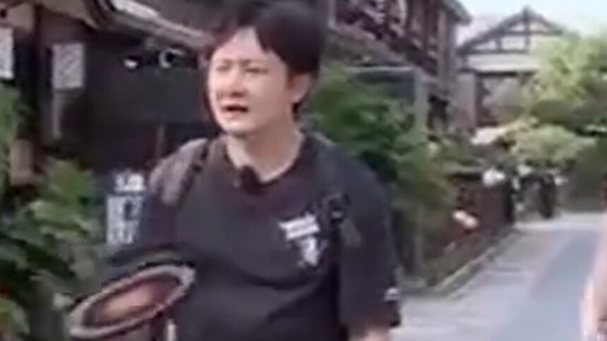 赵小棠躲避郭京飞追击鞋都飞了，女团形象在哪里