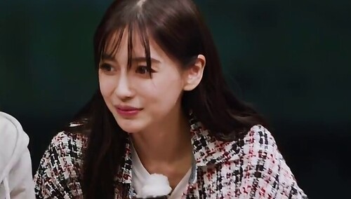 杨颖吃红烧肉停不下来 惊呆刘宪华