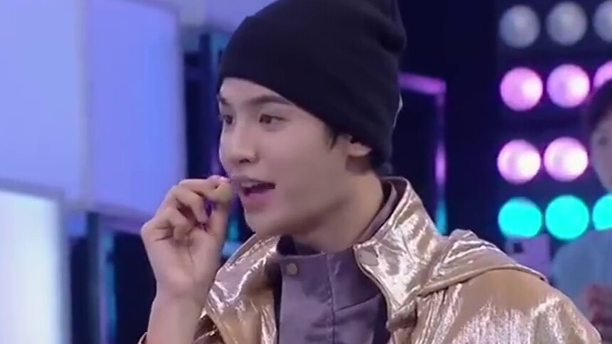 黄明昊撞脸年轻时的杨丞琳！