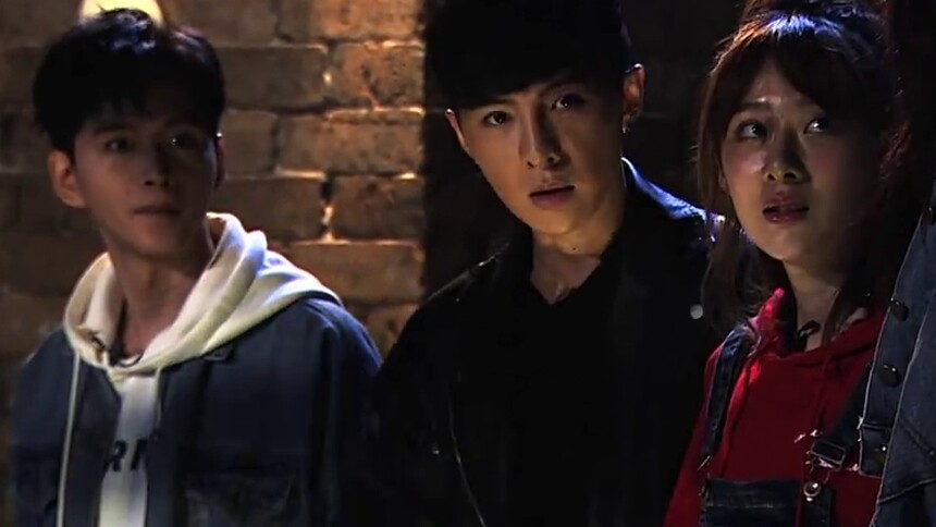 《密室逃脱·暗夜古宅》独家彩蛋：曹曦月吓哭了！谎言村里最恐怖的是蒋羽熙？