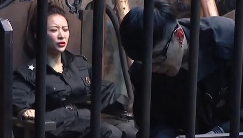 《密室逃脱·暗夜古宅》独家彩蛋：充满小粉红 晏维被电求唐禹哲唱歌安慰
