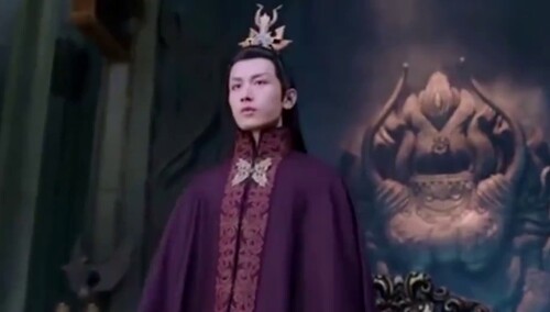 魔尊凤凤子上线了！这气场简直了！坐等司凤开挂秒全场