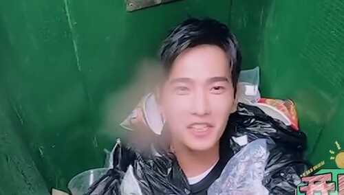被摄像机出卖了  杨洋躲进垃圾桶被陈翔淘汰
