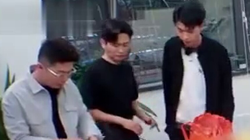秦霄贤周九良开椰子：这是一场消耗战，感觉下一秒老秦就要抓狂了！