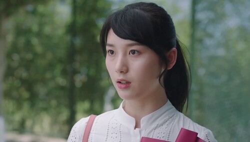 梦圆送花给静雯 过敏狂打喷嚏