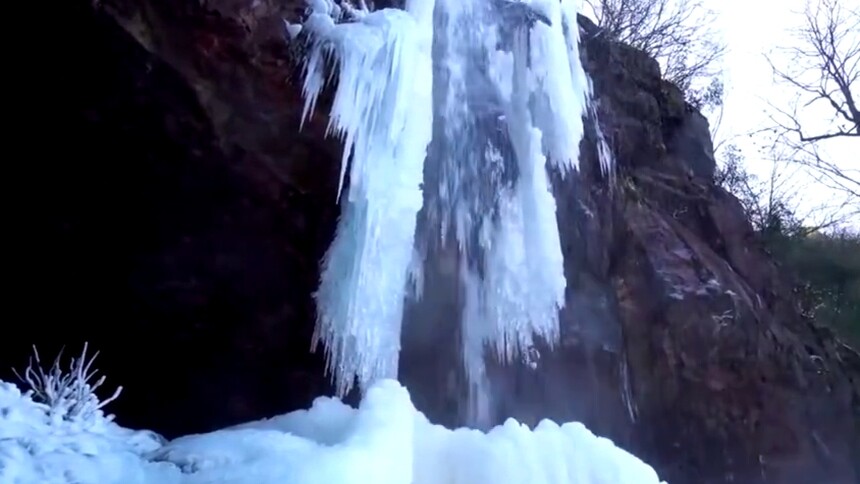 玉树琼花 宁波四明山现冰瀑奇观