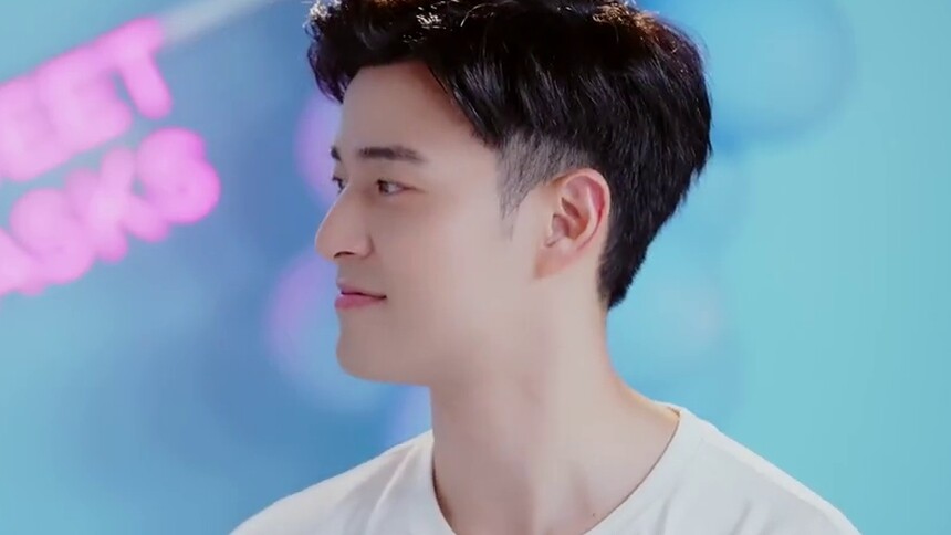 李铢衔中文大挑战 爆笑解答“戚薇的快乐”