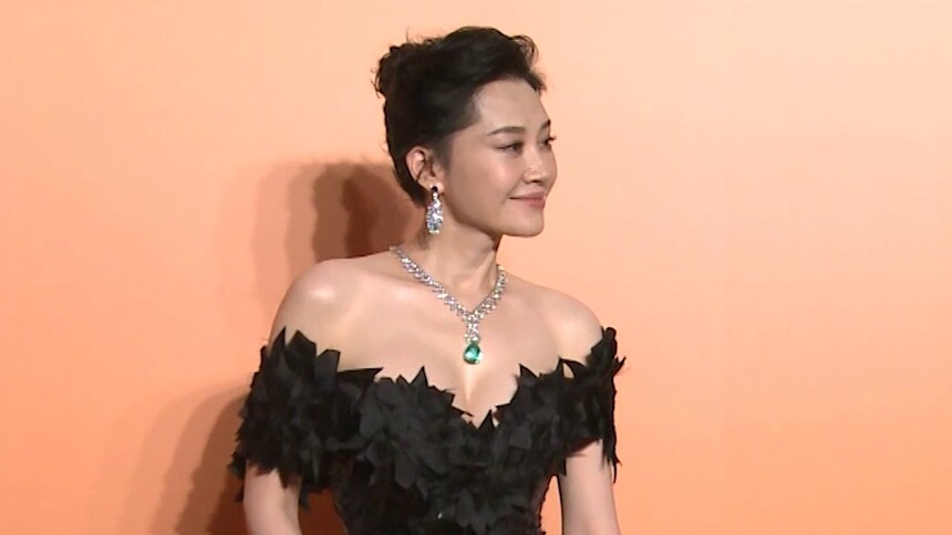 佟丽娅许晴红毯造型性感迷人 杨洋吴磊等分享近期动态