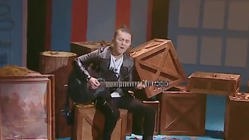 陈辉自弹自唱《花祭》 梦回哥哥舞台