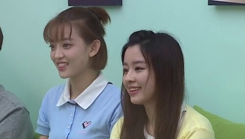 罗泽丽邓凯晴送礼表心意 舟奕博变收割机脸已红