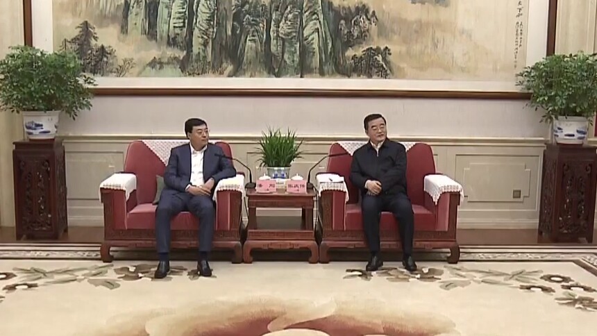 张庆伟会见伊利集团董事长潘刚一行