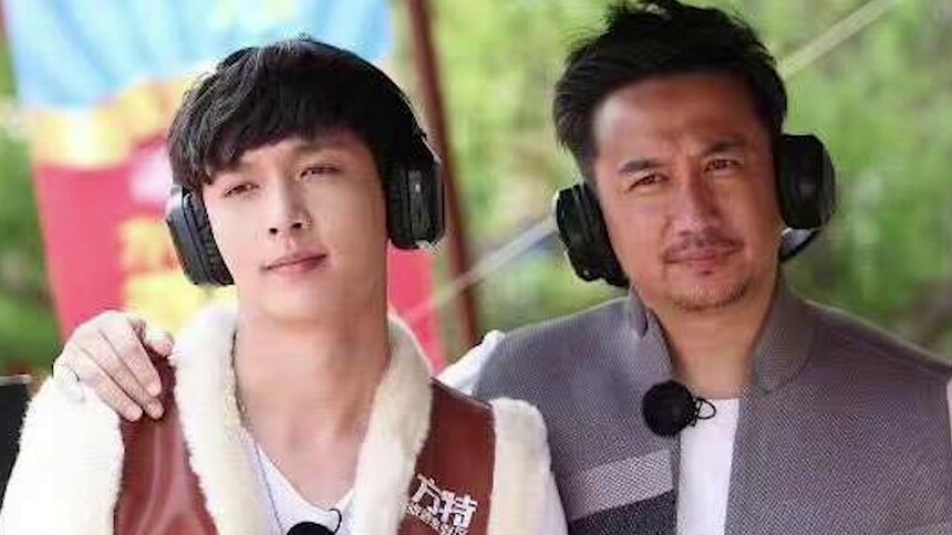 师徒情谊满满！张艺兴彭昱畅发文为黄磊庆生